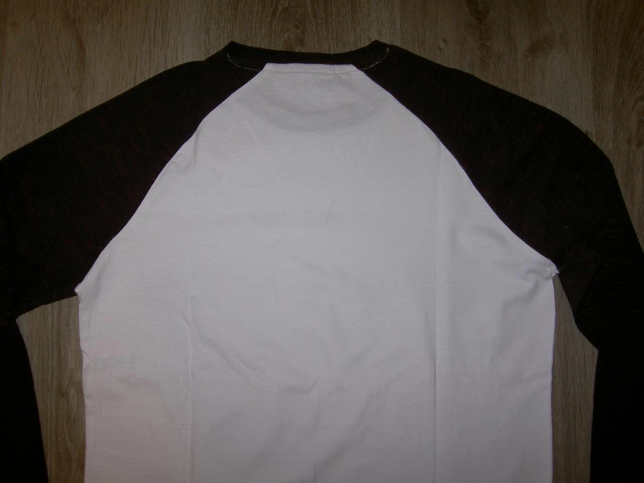 CAMISETA ML BRANCA E PRETA CHINA - BIZZBEE - TAMANHO XS - n°01 – photo 10